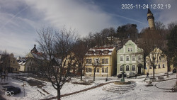 Náměstí, Hrad a Trůba