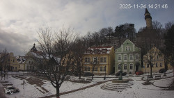 Náměstí, Hrad a Trůba