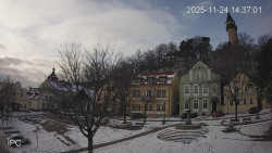 Náměstí, Hrad a Trůba