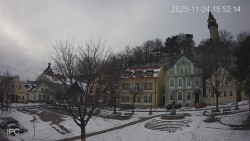 Náměstí, Hrad a Trůba