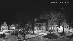 Náměstí, Hrad a Trůba