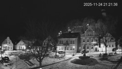 Náměstí, Hrad a Trůba