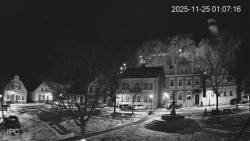 Náměstí, Hrad a Trůba