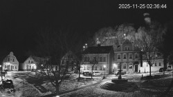 Náměstí, Hrad a Trůba