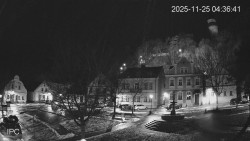 Náměstí, Hrad a Trůba