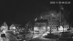 Náměstí, Hrad a Trůba