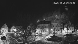 Náměstí, Hrad a Trůba