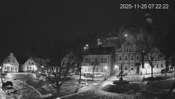 Náměstí, Hrad a Trůba