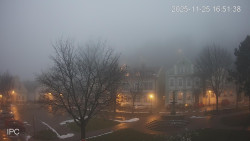 Náměstí, Hrad a Trůba