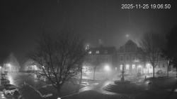 Náměstí, Hrad a Trůba