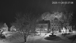 Náměstí, Hrad a Trůba