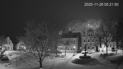 Náměstí, Hrad a Trůba