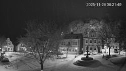 Náměstí, Hrad a Trůba