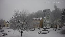 Náměstí, Hrad a Trůba