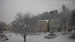 Náměstí, Hrad a Trůba