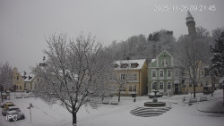 Náměstí, Hrad a Trůba