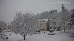 Náměstí, Hrad a Trůba