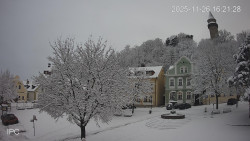 Náměstí, Hrad a Trůba