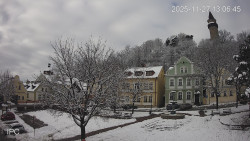 Náměstí, Hrad a Trůba