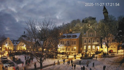 Náměstí, Hrad a Trůba