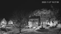 Náměstí, Hrad a Trůba