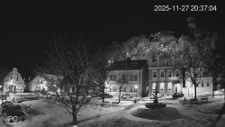 Náměstí, Hrad a Trůba