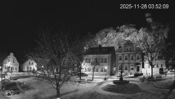 Náměstí, Hrad a Trůba