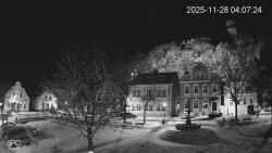 Náměstí, Hrad a Trůba