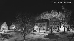 Náměstí, Hrad a Trůba