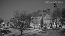 Náměstí, Hrad a Trůba