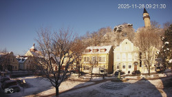 Náměstí, Hrad a Trůba