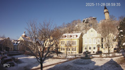 Náměstí, Hrad a Trůba