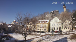 Náměstí, Hrad a Trůba