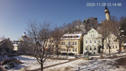 Náměstí, Hrad a Trůba