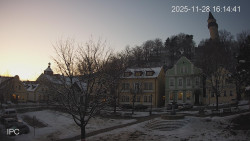 Náměstí, Hrad a Trůba