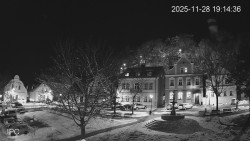 Náměstí, Hrad a Trůba