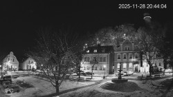 Náměstí, Hrad a Trůba