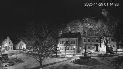 Náměstí, Hrad a Trůba