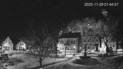 Náměstí, Hrad a Trůba