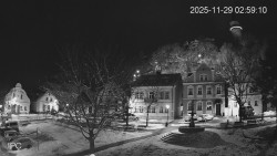 Náměstí, Hrad a Trůba