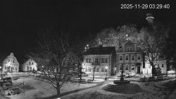 Náměstí, Hrad a Trůba