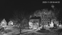 Náměstí, Hrad a Trůba