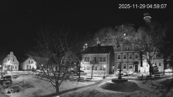 Náměstí, Hrad a Trůba