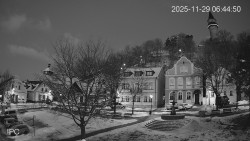 Náměstí, Hrad a Trůba