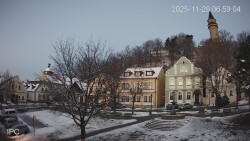 Náměstí, Hrad a Trůba