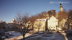 Náměstí, Hrad a Trůba