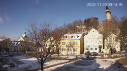 Náměstí, Hrad a Trůba