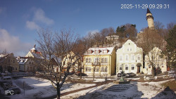 Náměstí, Hrad a Trůba