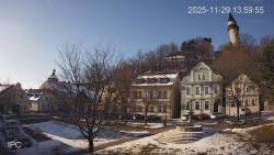 Náměstí, Hrad a Trůba