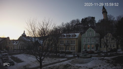 Náměstí, Hrad a Trůba